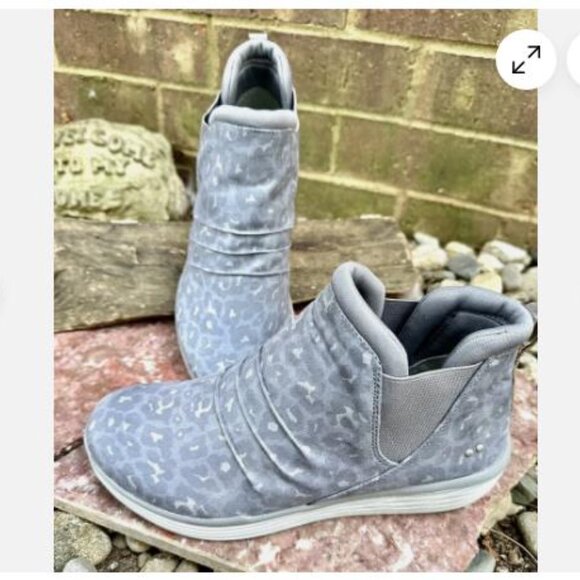Ryka WOMANS Sz 8 Water Repellent Wedge Ankle Boots Niah Animal Gray - Picture 2 of 6